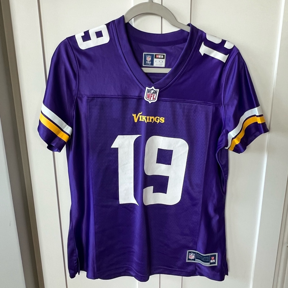 Youth medium Vikings jersey Adam Thielen - Picture 2 of 4
